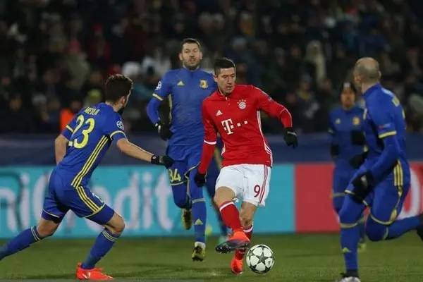 带着类似的 带着类似的